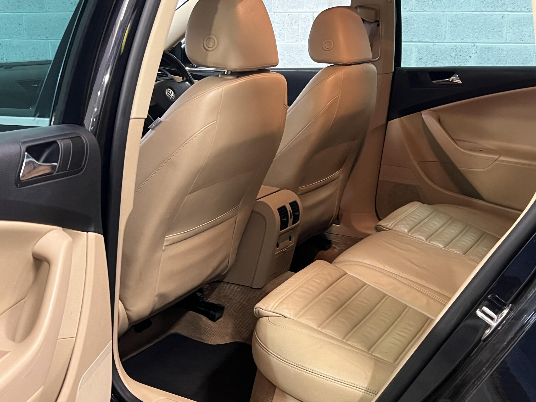 2007 Volkswagen Passat - Image 31