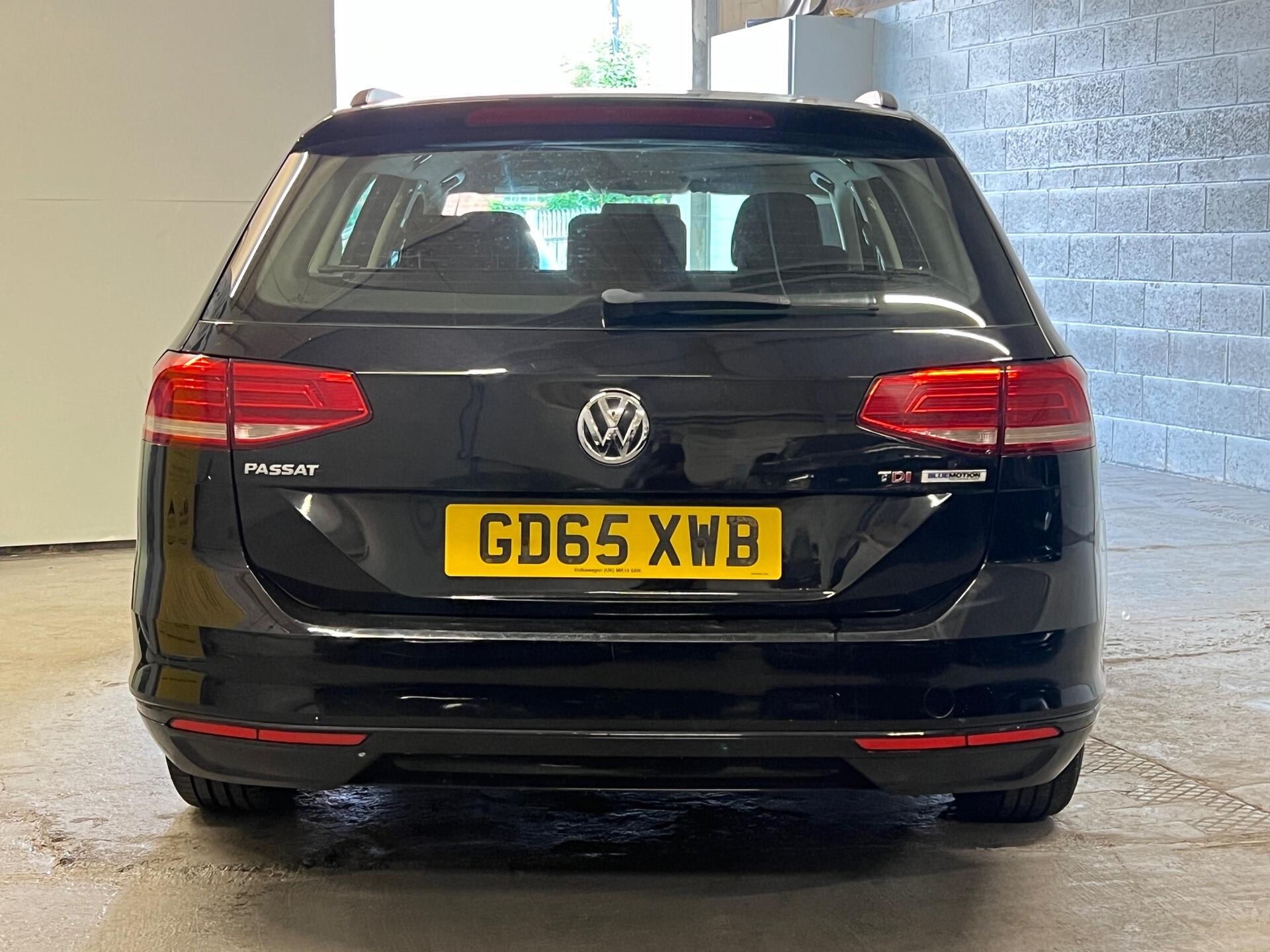 2015 Volkswagen Passat - Image 11