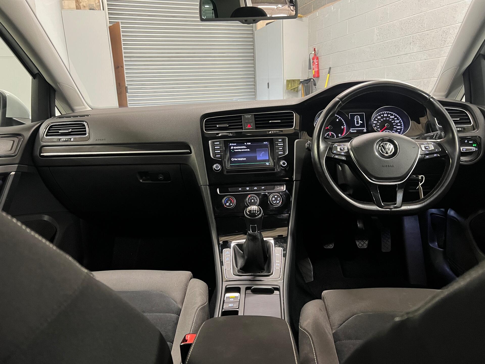 2013 Volkswagen Golf - Image 46