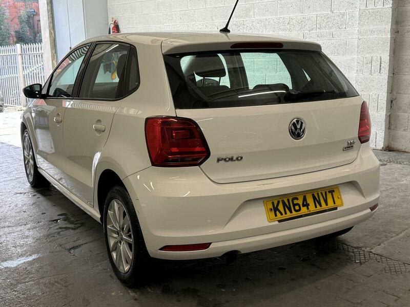 2016 Volkswagen Golf - Image 12