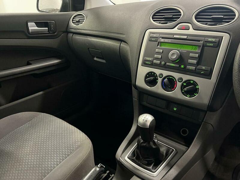 2006 Ford Focus - Image 24