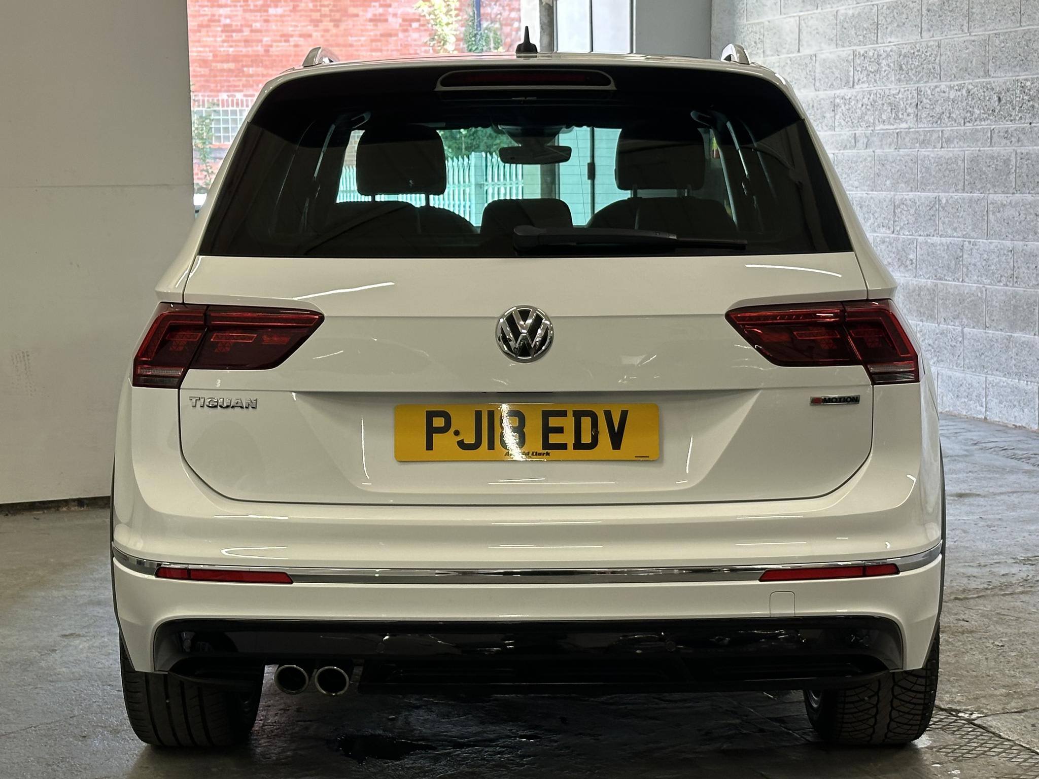 2018 Volkswagen Tiguan - Image 10