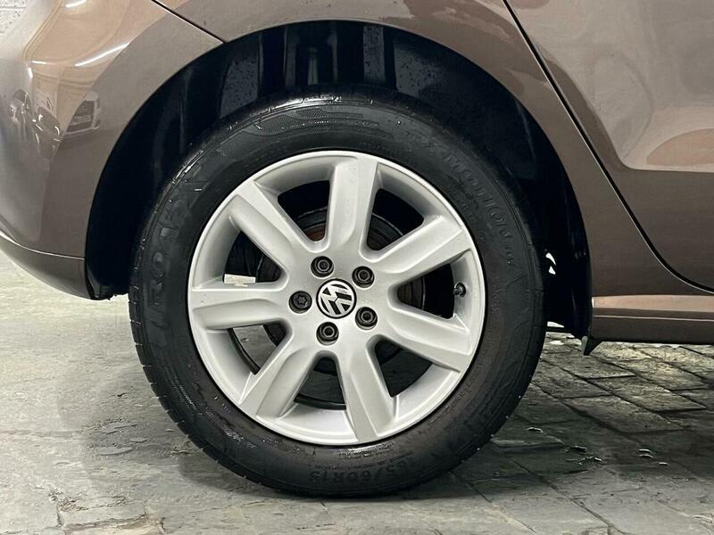 2013 Volkswagen Polo - Image 15