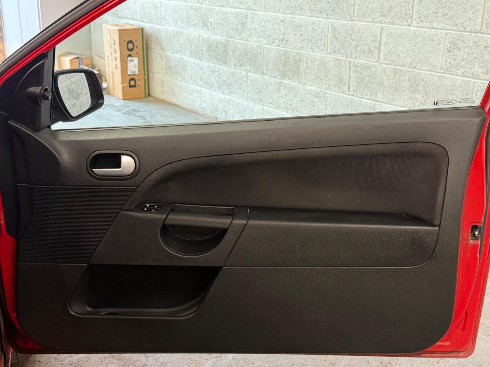 2005 Ford Fiesta - Image 16