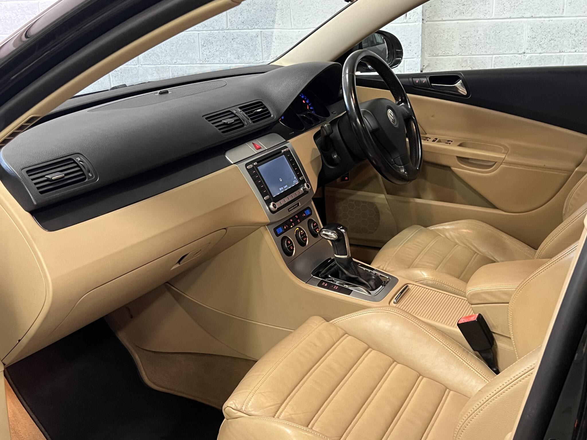 2007 Volkswagen Passat - Image 29