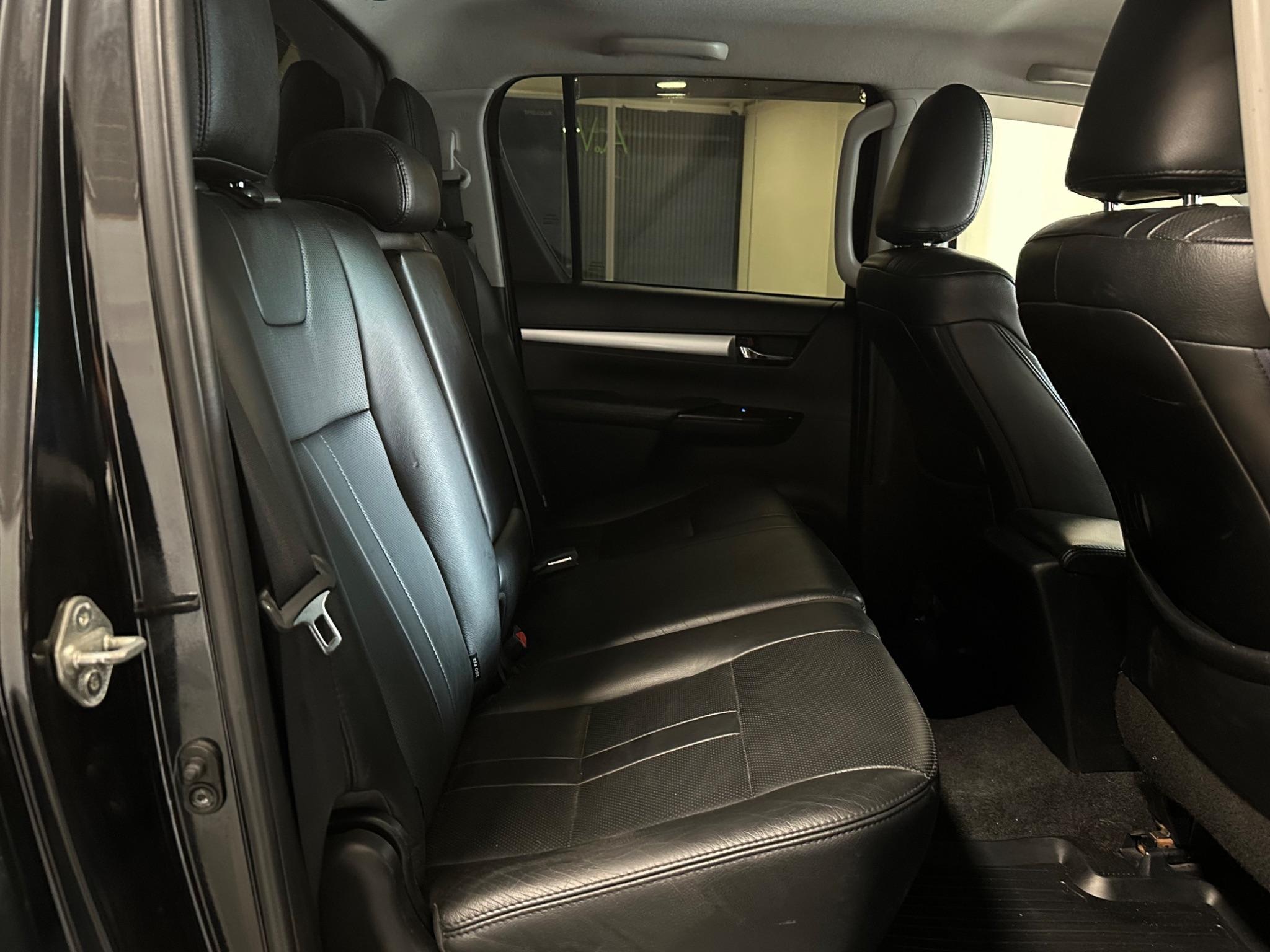 2017 Toyota Hilux - Image 35