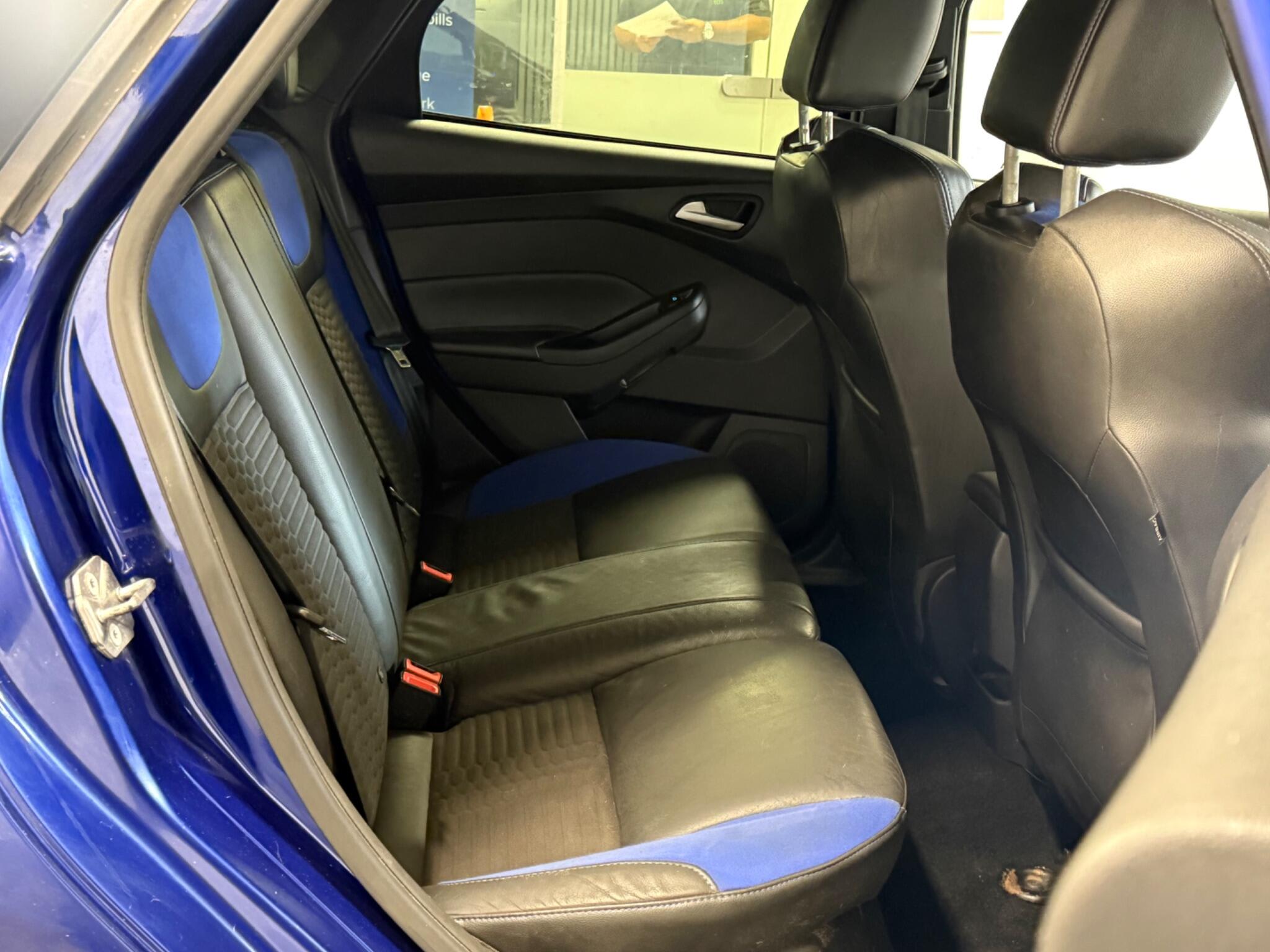 2017 Ford Focus - Image 43