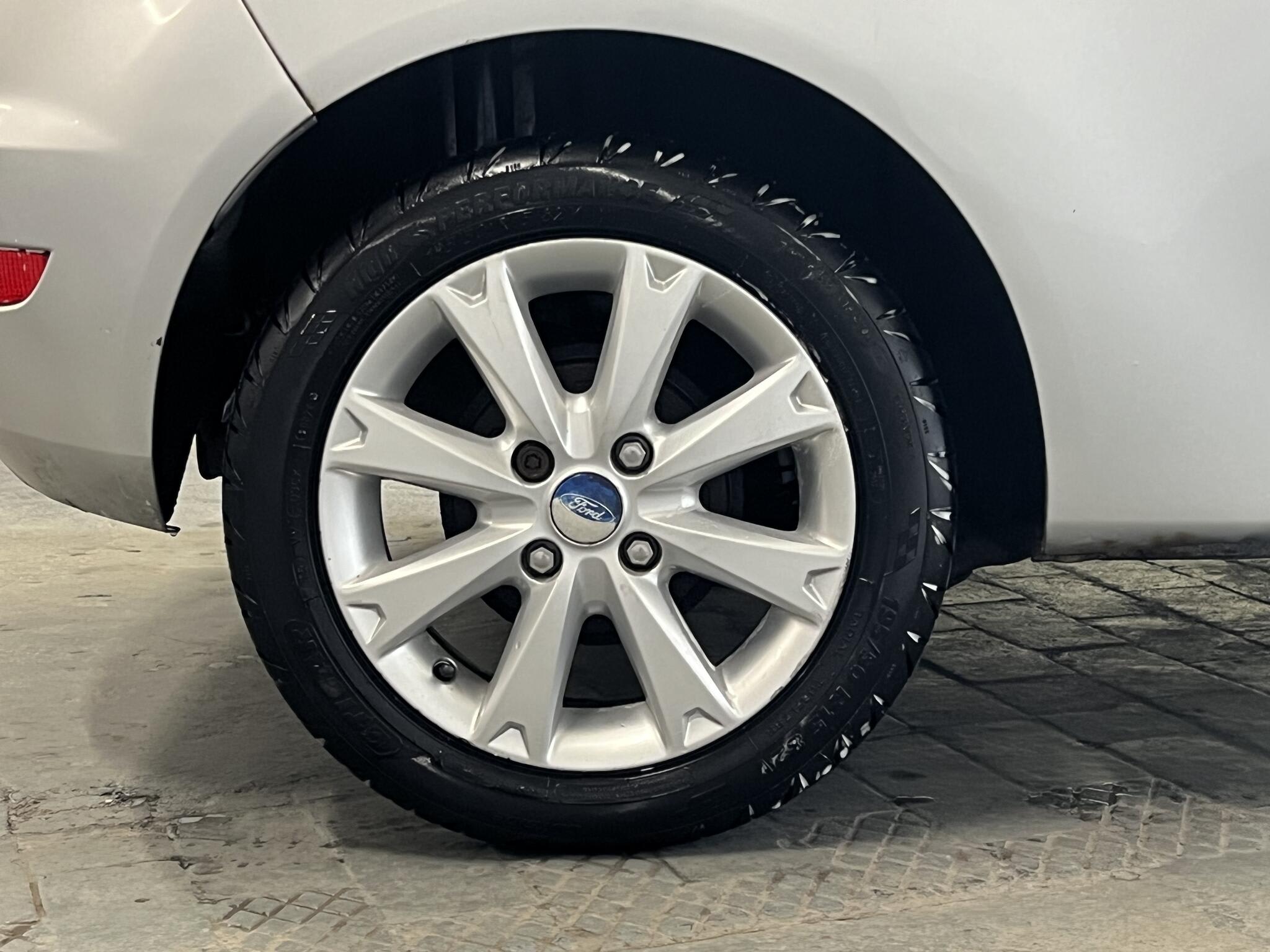 2009 Ford Fiesta - Image 13