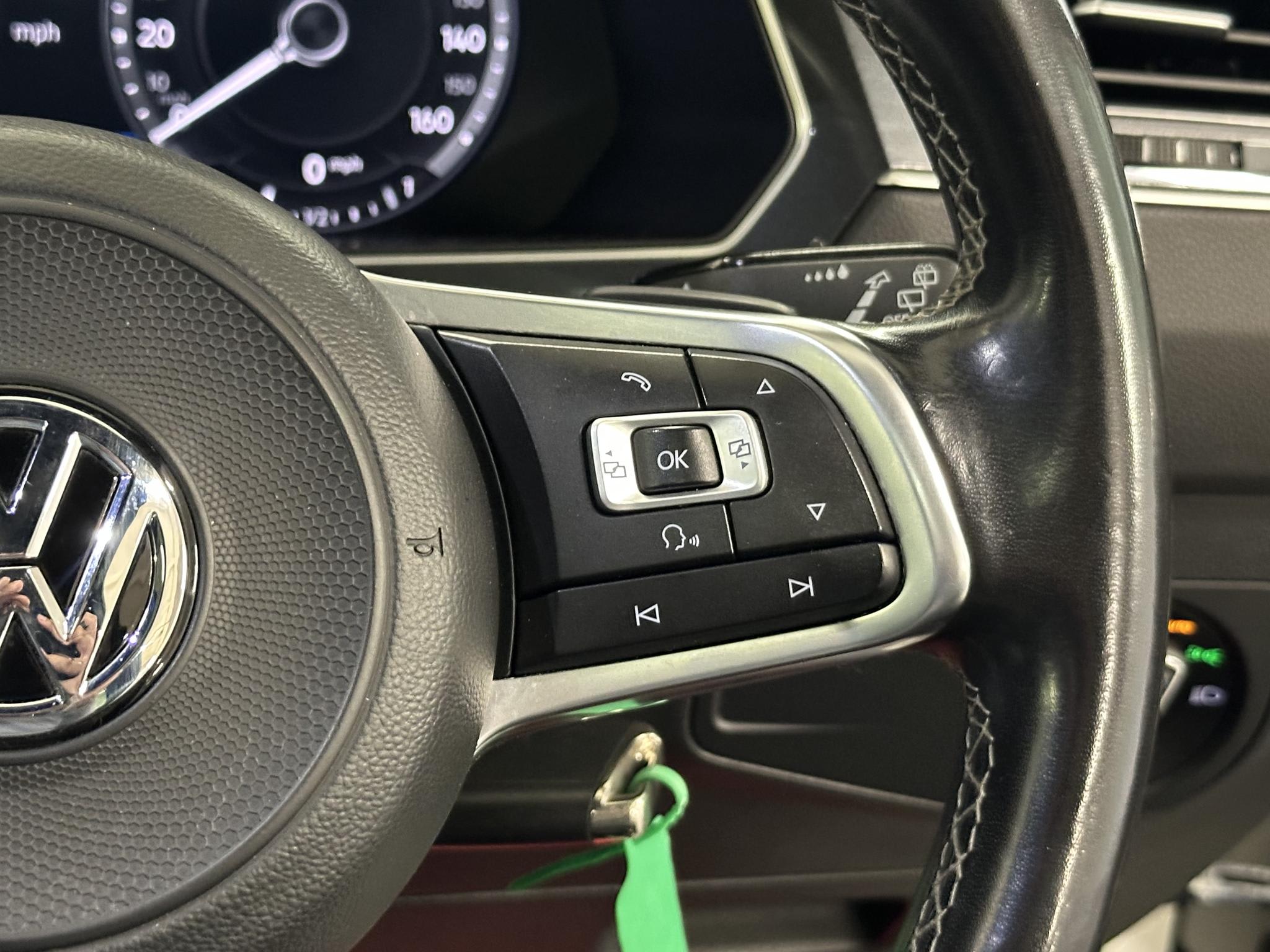 2018 Volkswagen Tiguan - Image 27