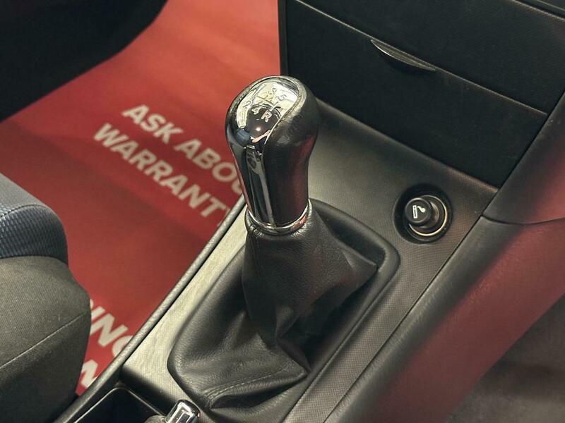 2005 Toyota Corolla - Image 32