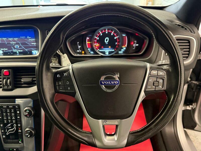 2015 Volvo V40 - Image 25