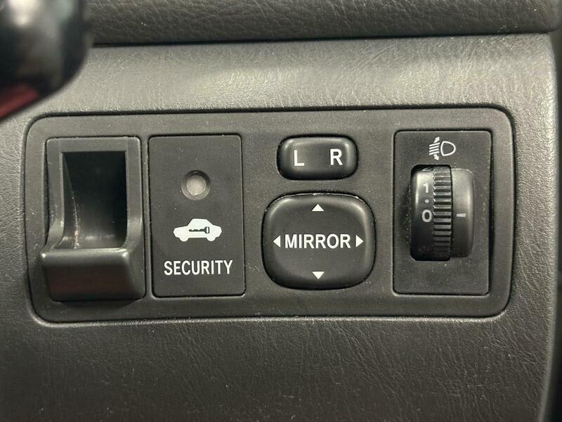 2005 Toyota Corolla - Image 25