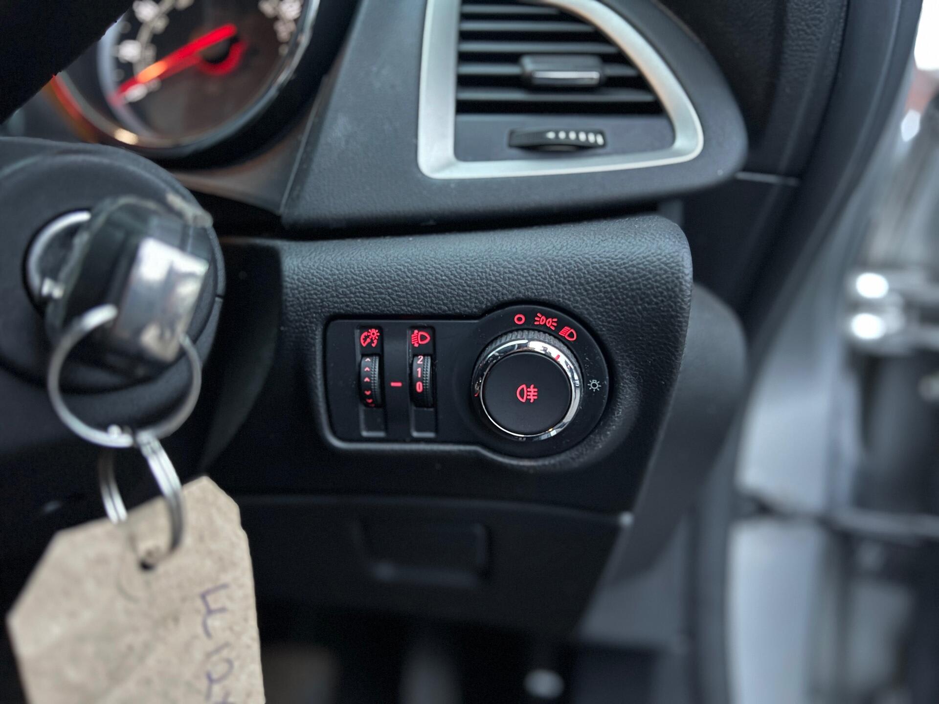 2012 Vauxhall Astra - Image 21