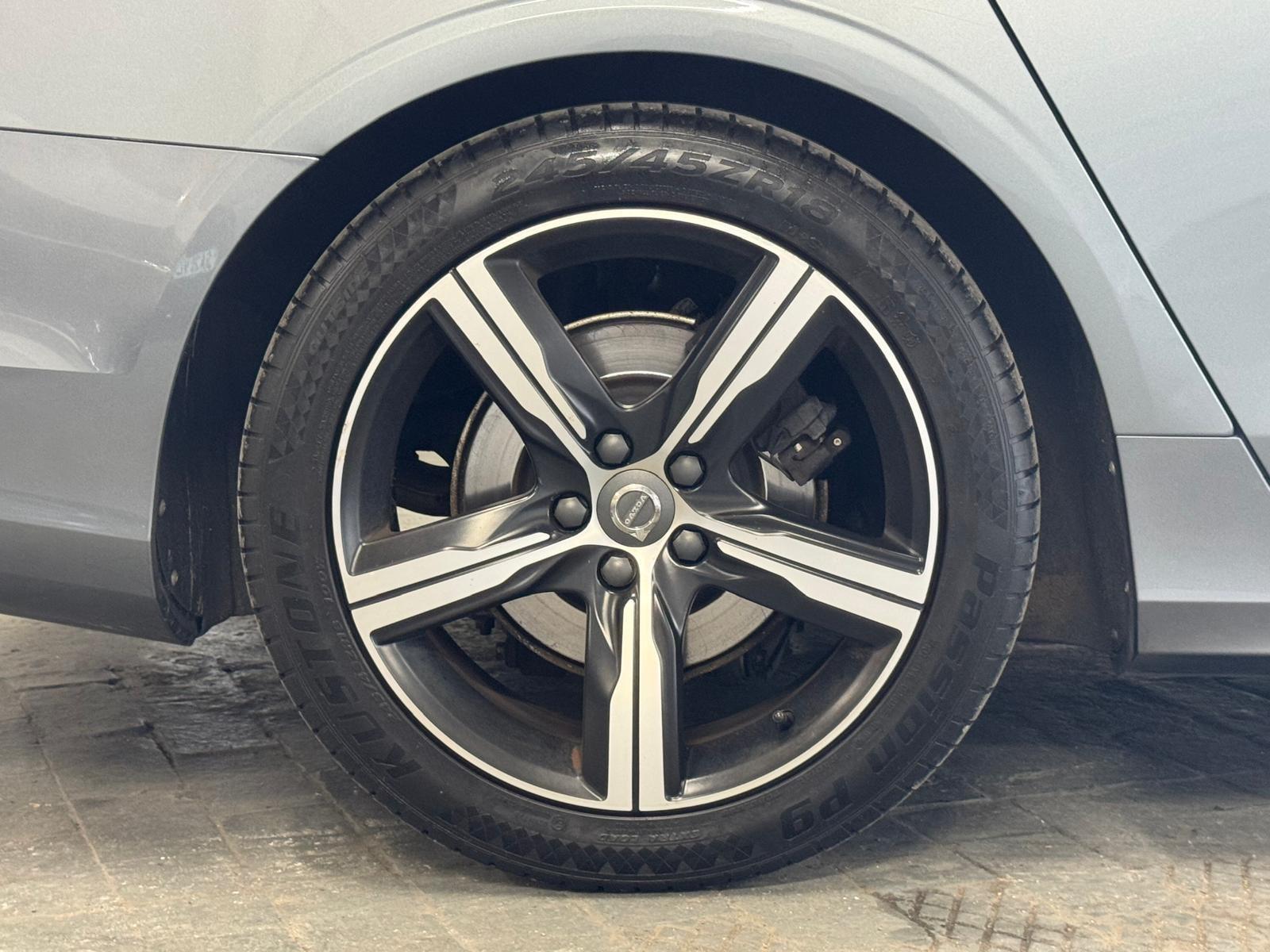 2019 Volvo S90 - Image 15