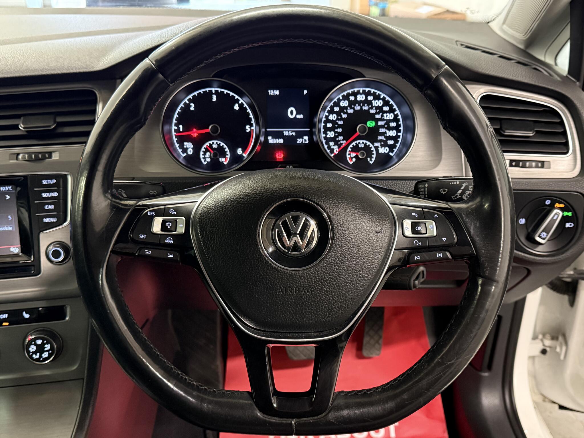 2014 Volkswagen Golf - Image 20