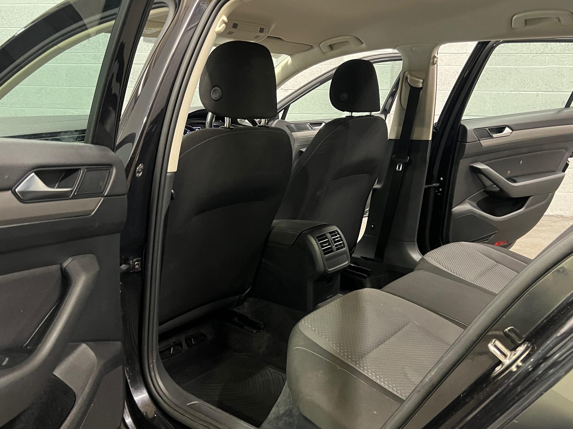2015 Volkswagen Passat - Image 46