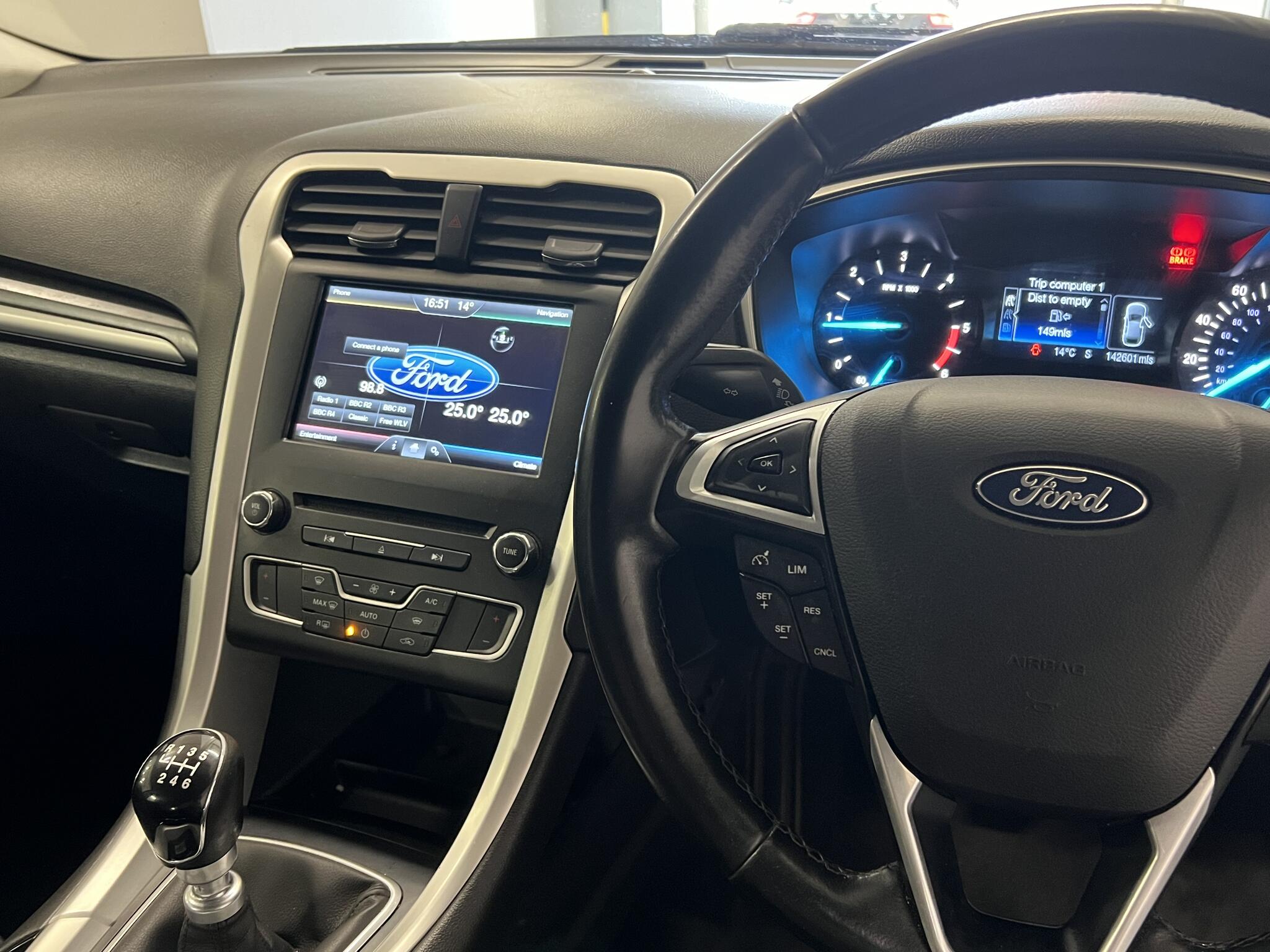 2015 Ford Mondeo - Image 26