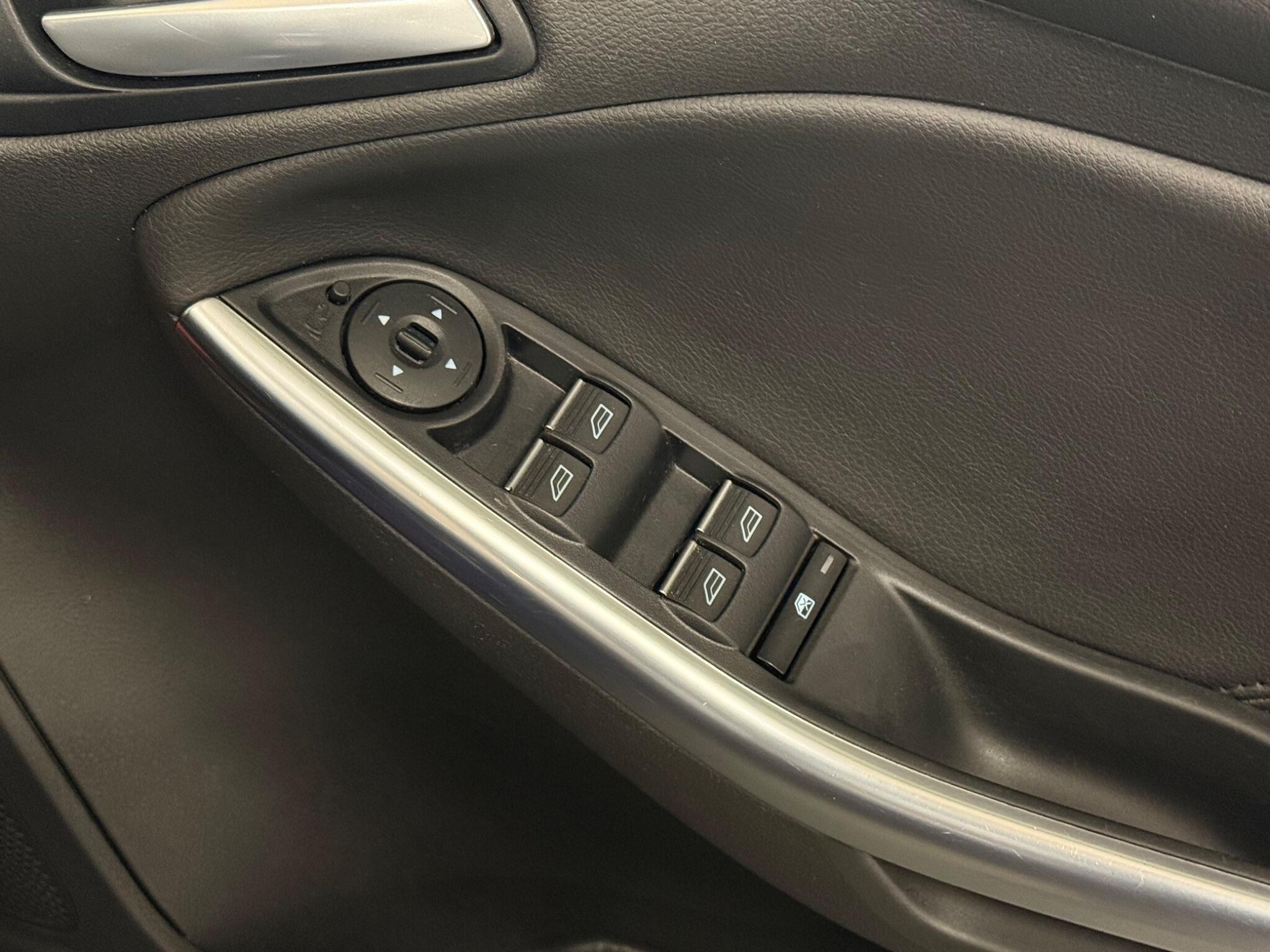 2017 Ford Focus - Image 25