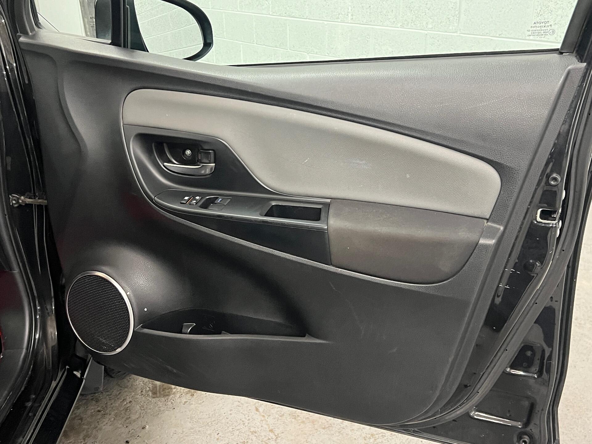 2016 Toyota Yaris - Image 23