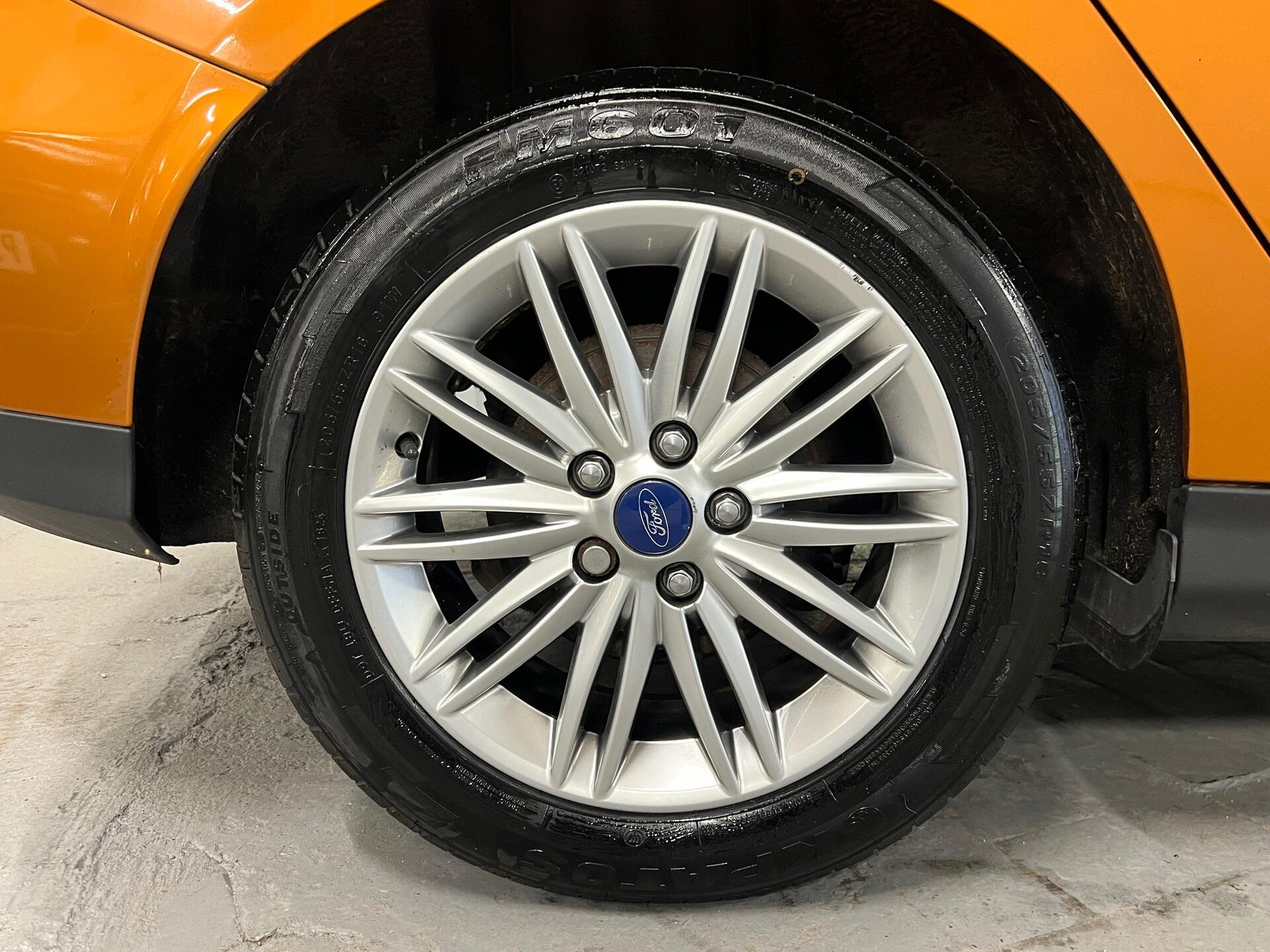 2017 Ford Focus - Image 19