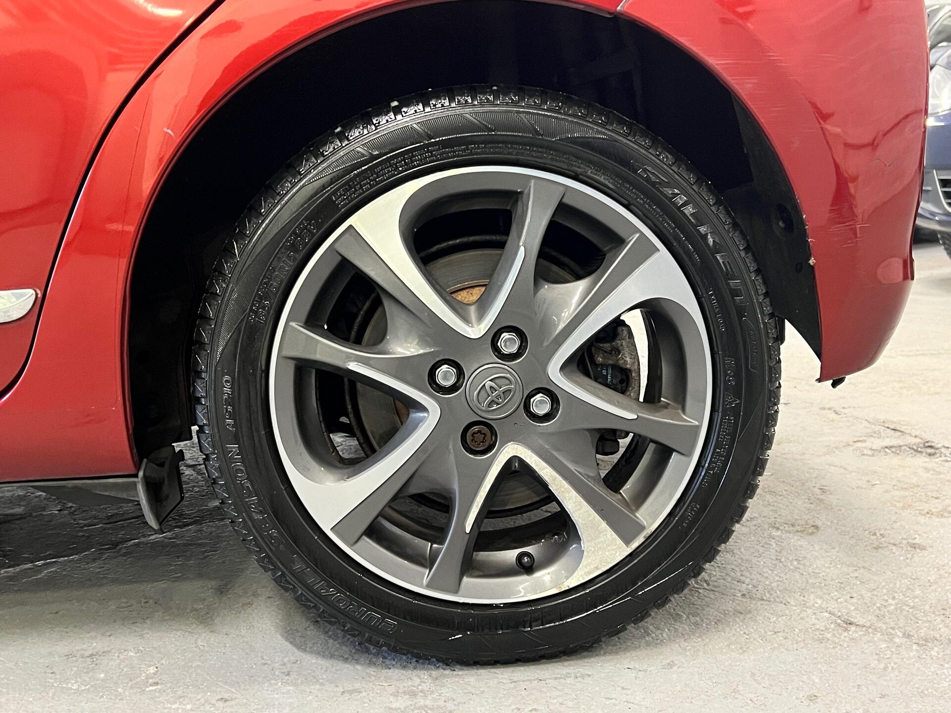 2014 Toyota Yaris - Image 17