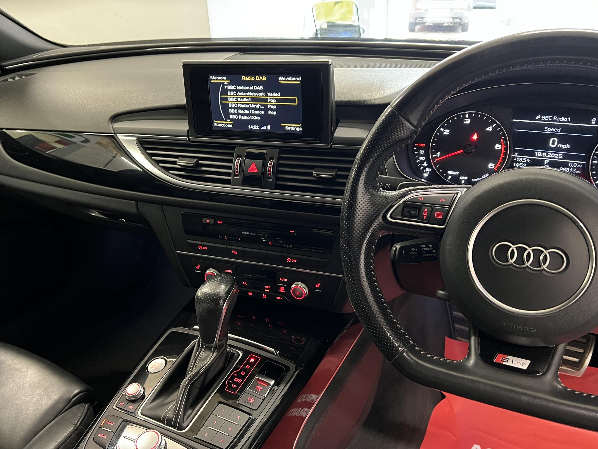 2017 Audi A6 Avant - Image 24