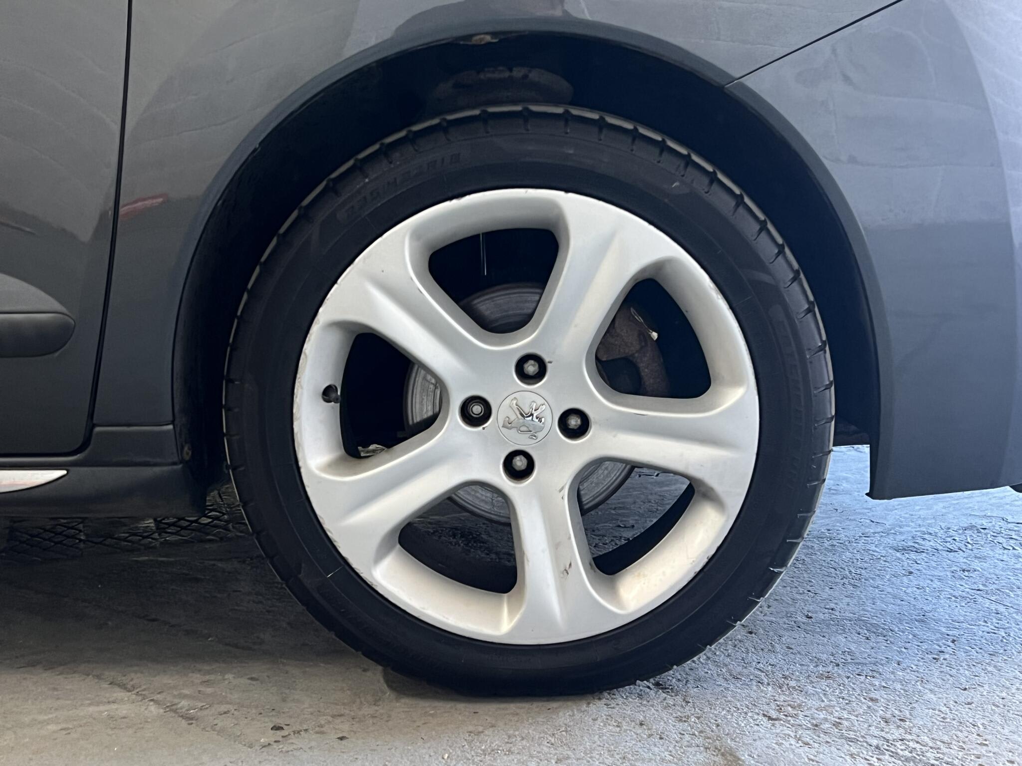 2013 Peugeot 3008 - Image 16