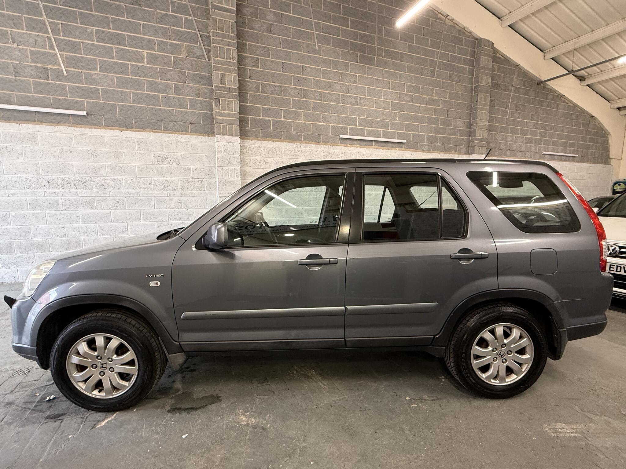 2005 Honda CR-V - Image 9
