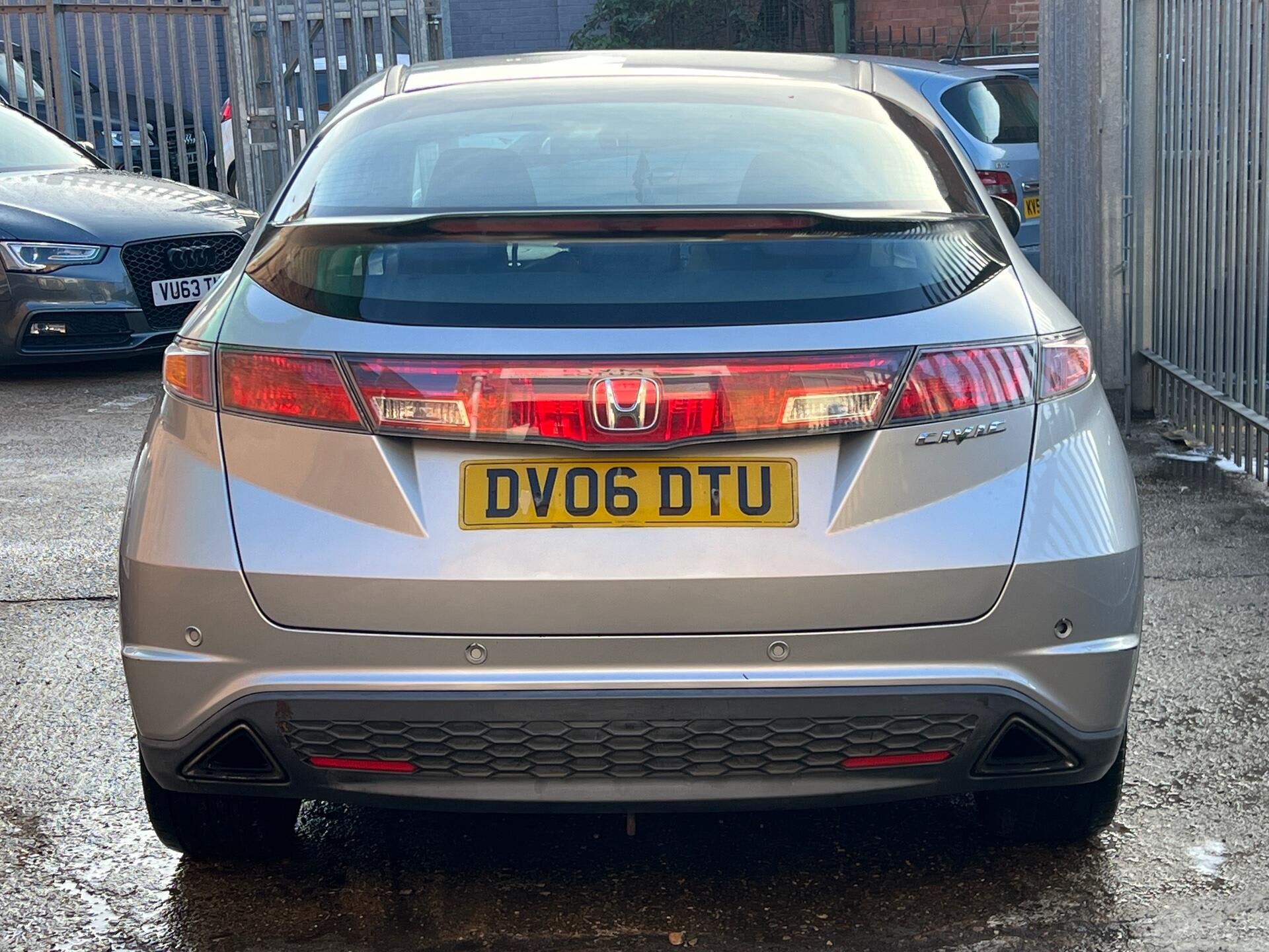 2006 Honda Civic - Image 8