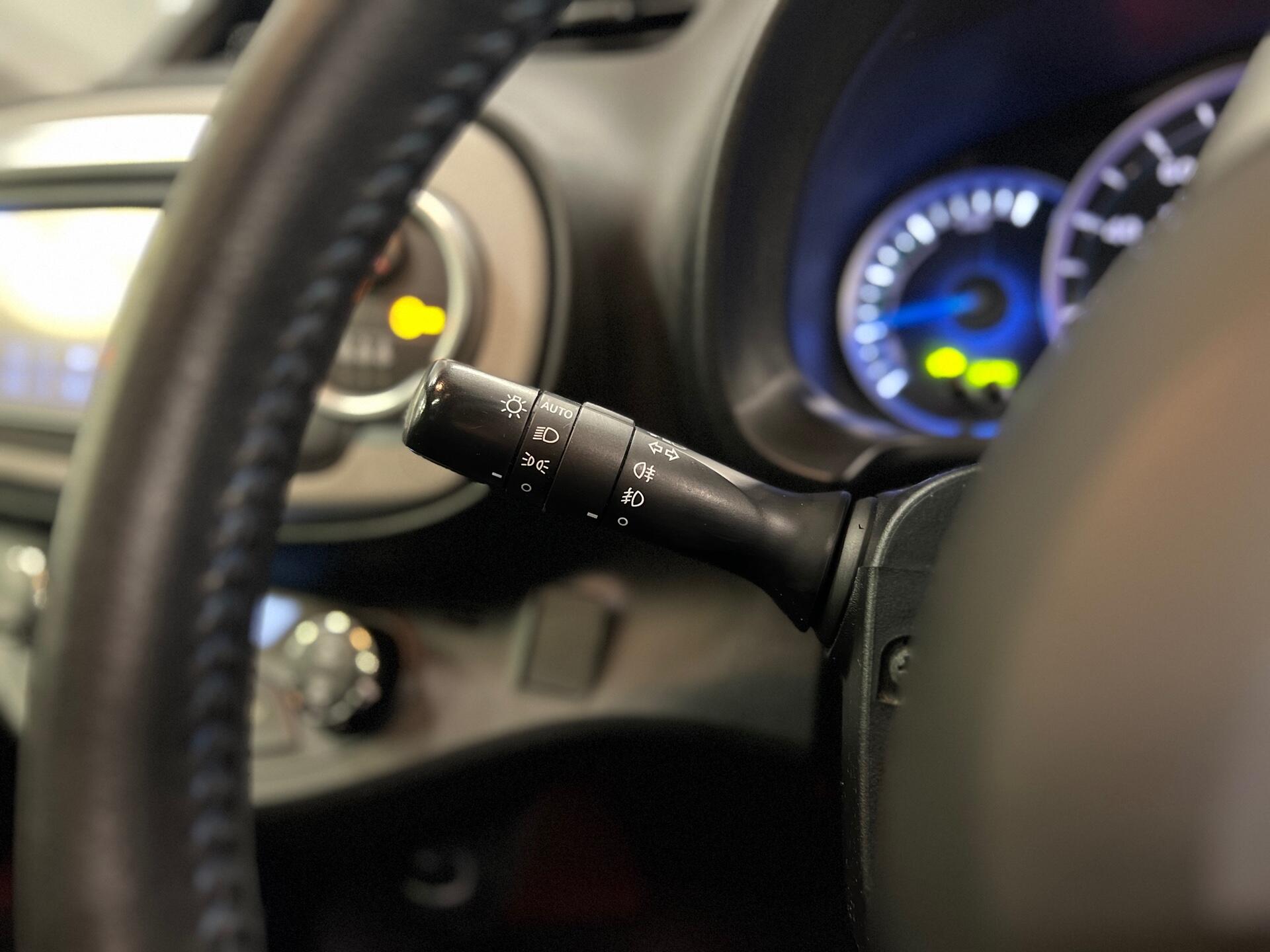 2014 Toyota Yaris - Image 30