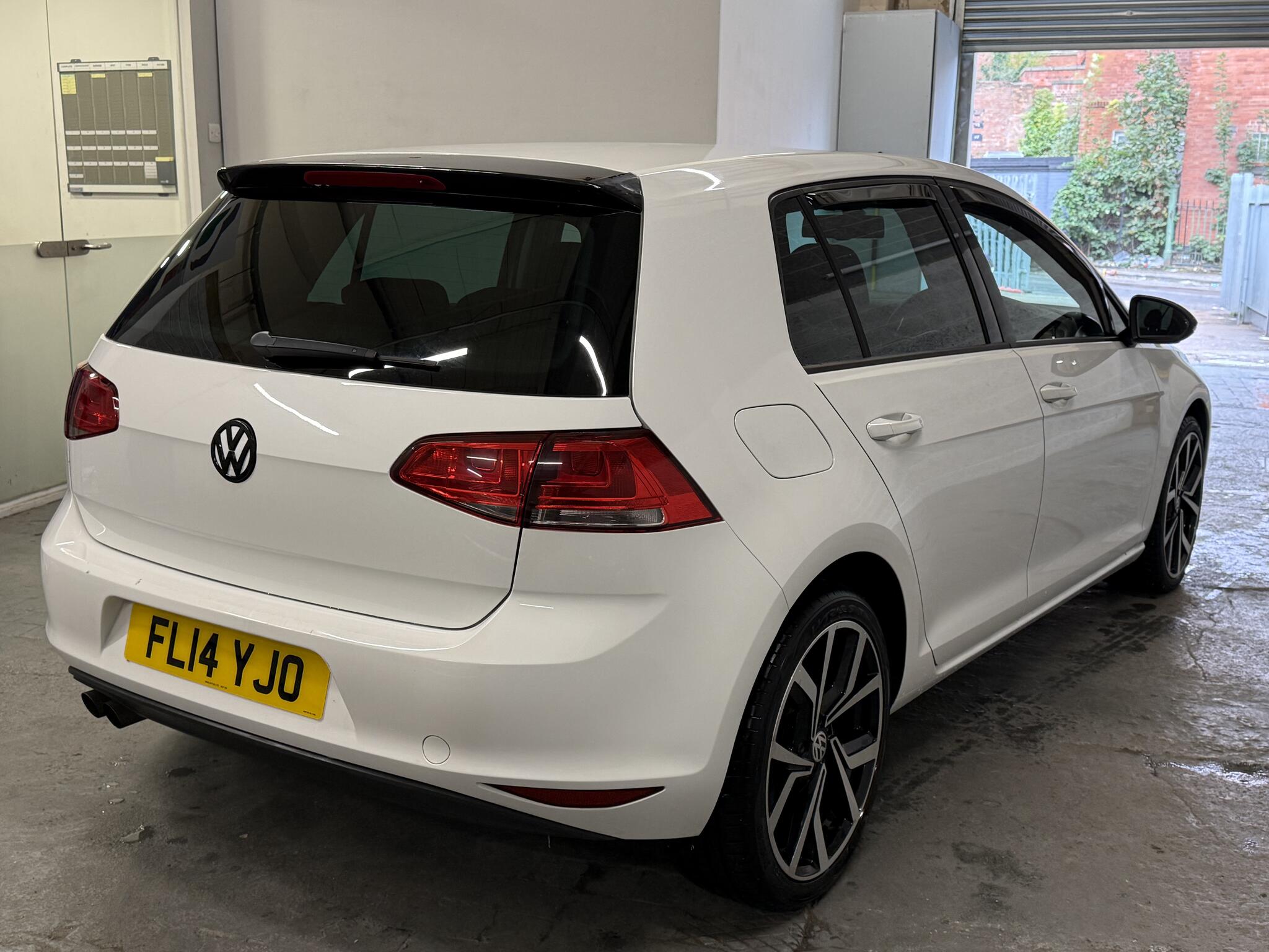 2014 Volkswagen Golf - Image 5