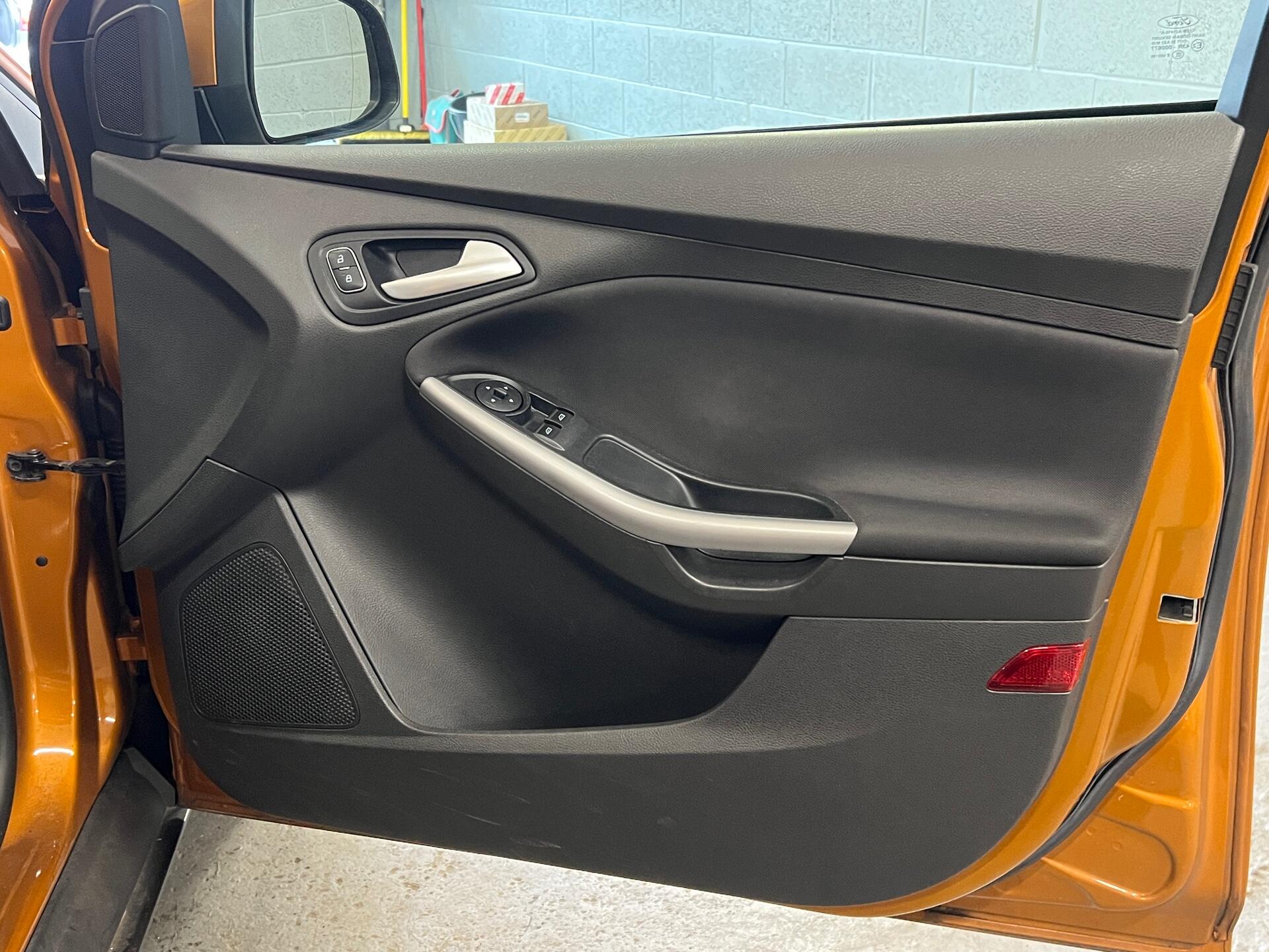 2017 Ford Focus - Image 23