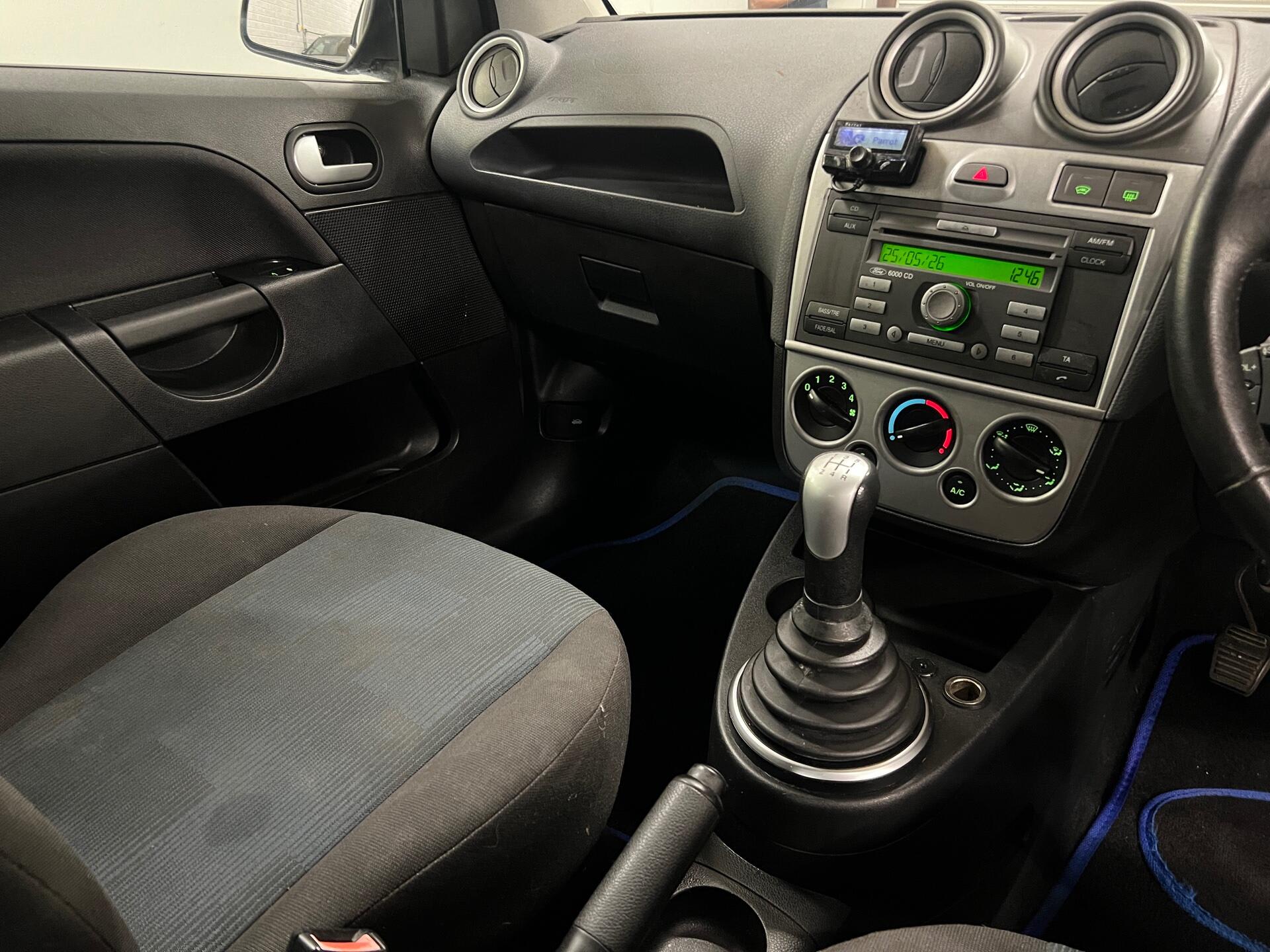 2009 Ford Fiesta - Image 26