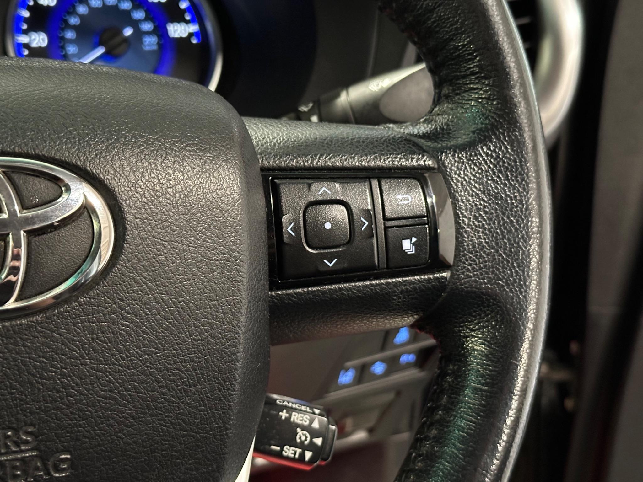 2017 Toyota Hilux - Image 22