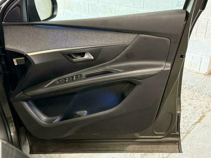 2017 Peugeot 3008 - Image 23