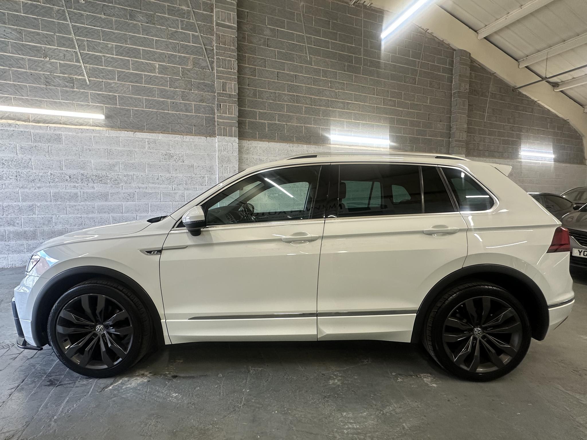 2018 Volkswagen Tiguan - Image 12