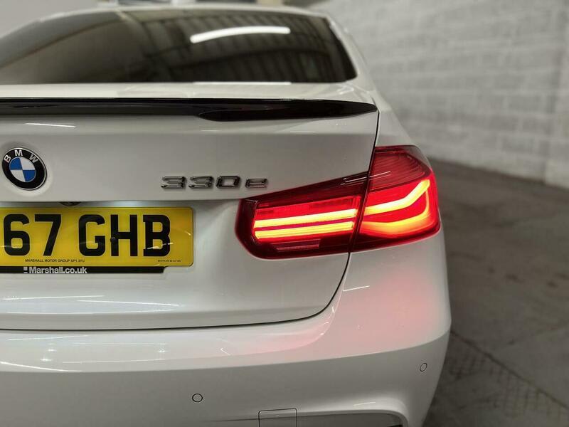 2017 BMW 3 Series - Image 24