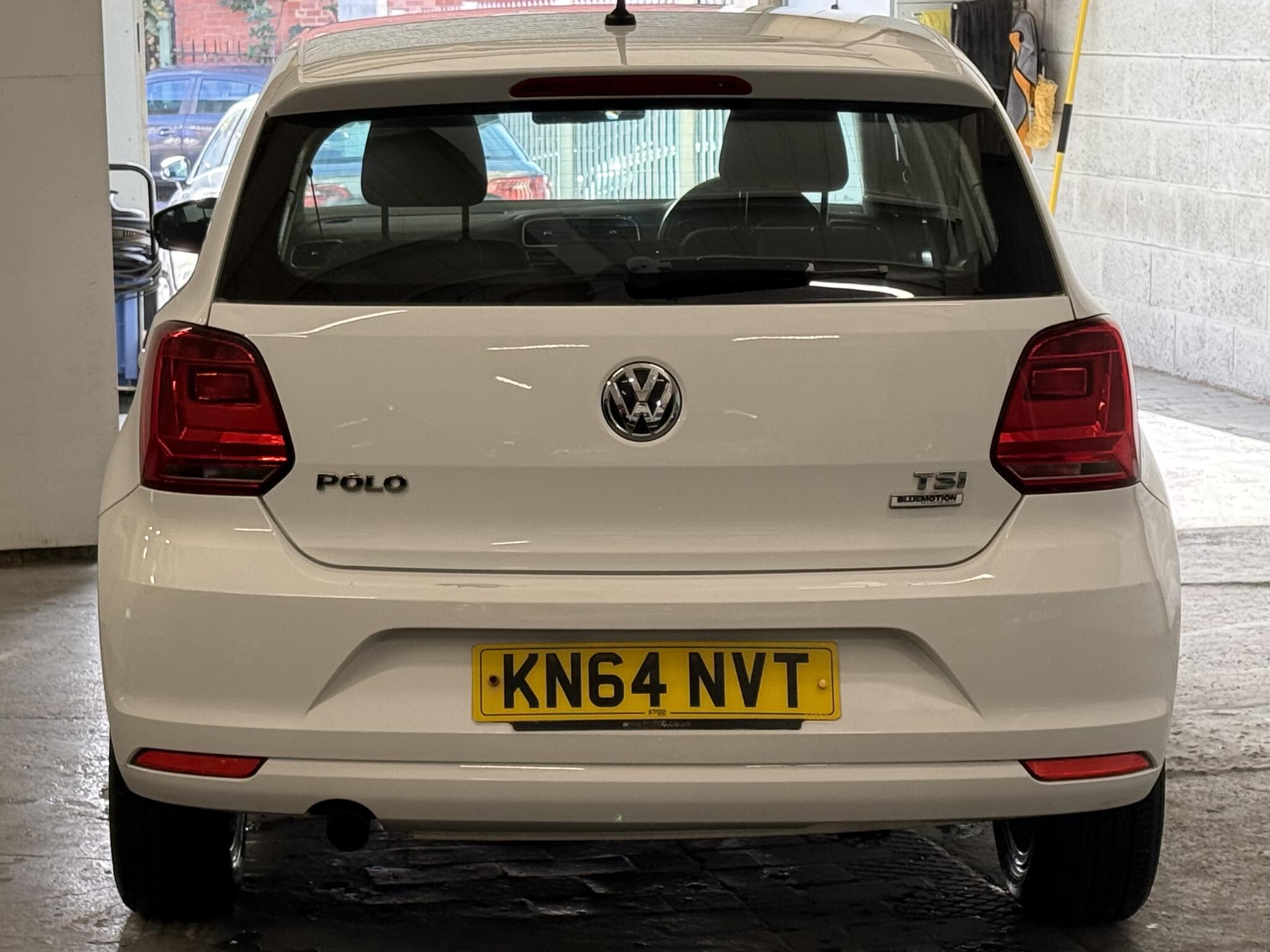 2014 Volkswagen Polo - Image 11