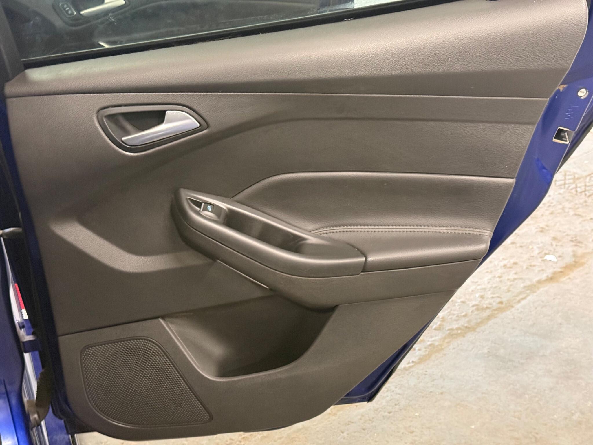 2017 Ford Focus - Image 46