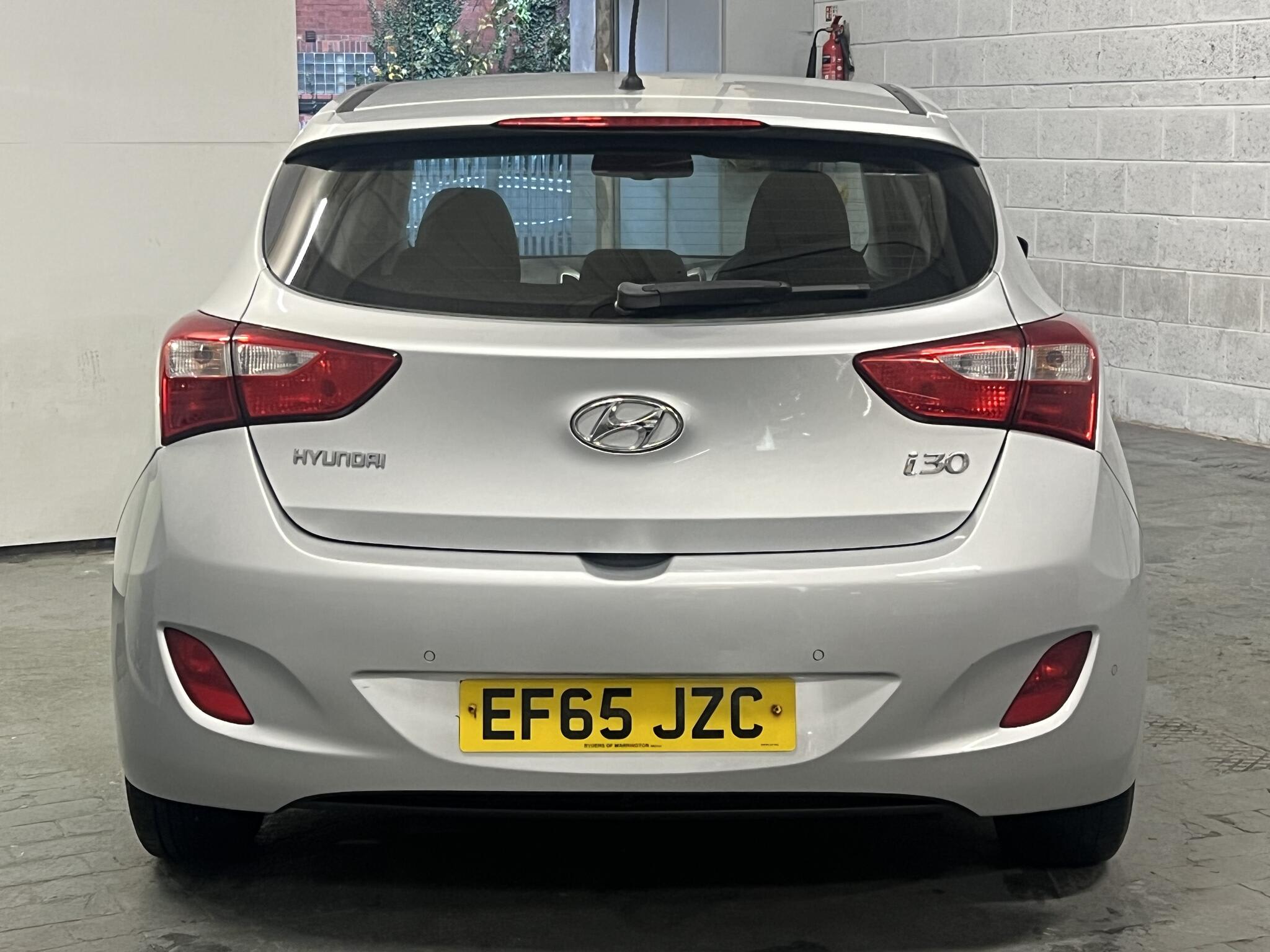 2015 Hyundai i30 - Image 10