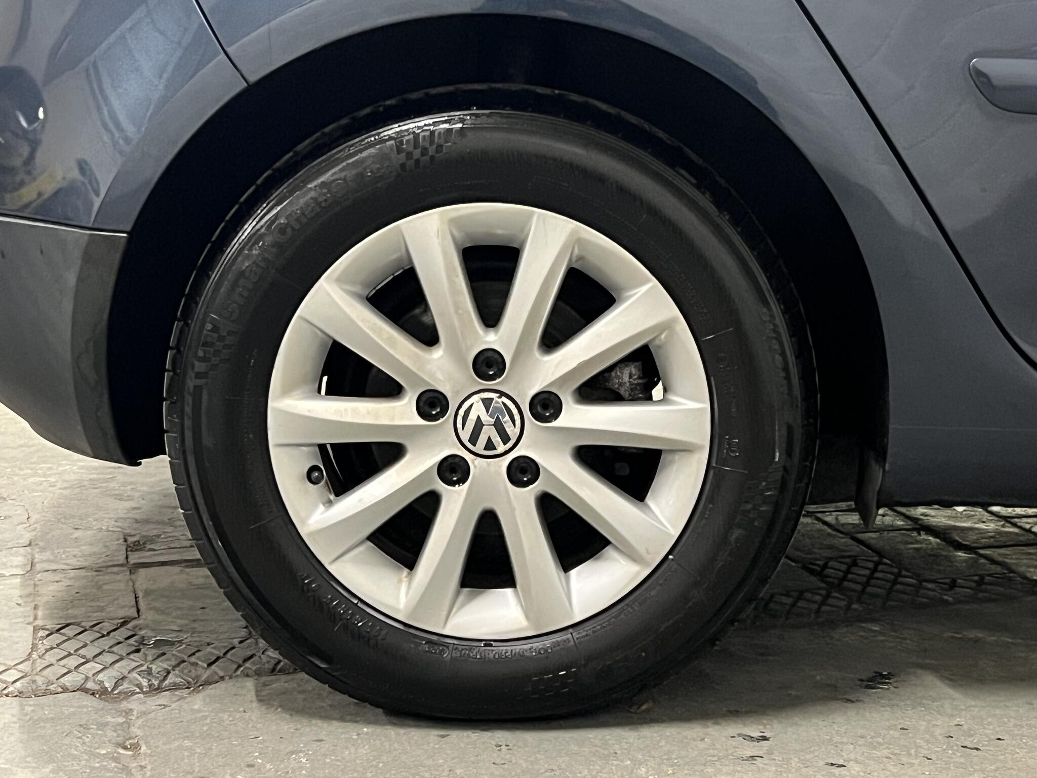 2008 Volkswagen Golf - Image 12