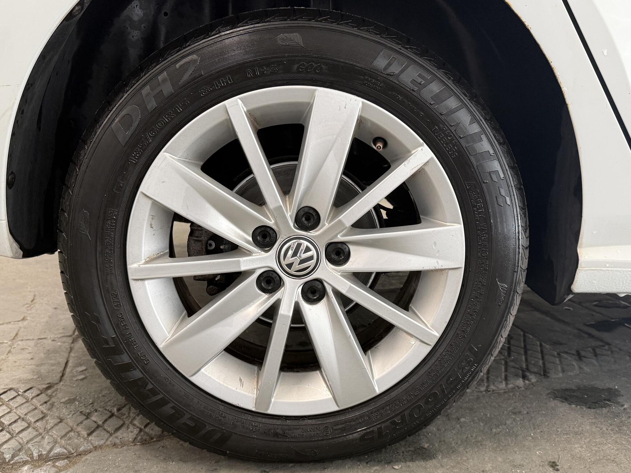 2014 Volkswagen Polo - Image 17