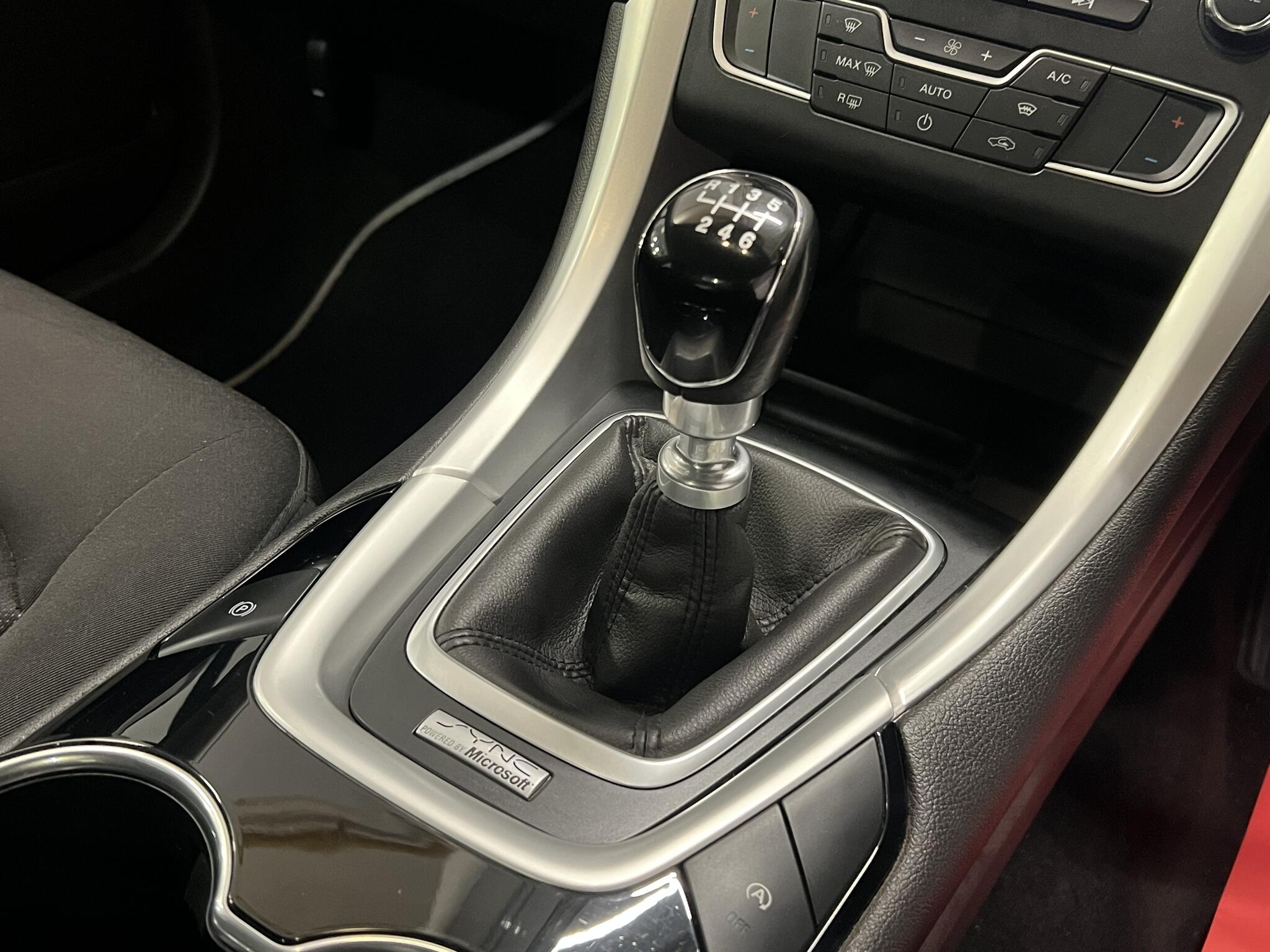 2015 Ford Mondeo - Image 35