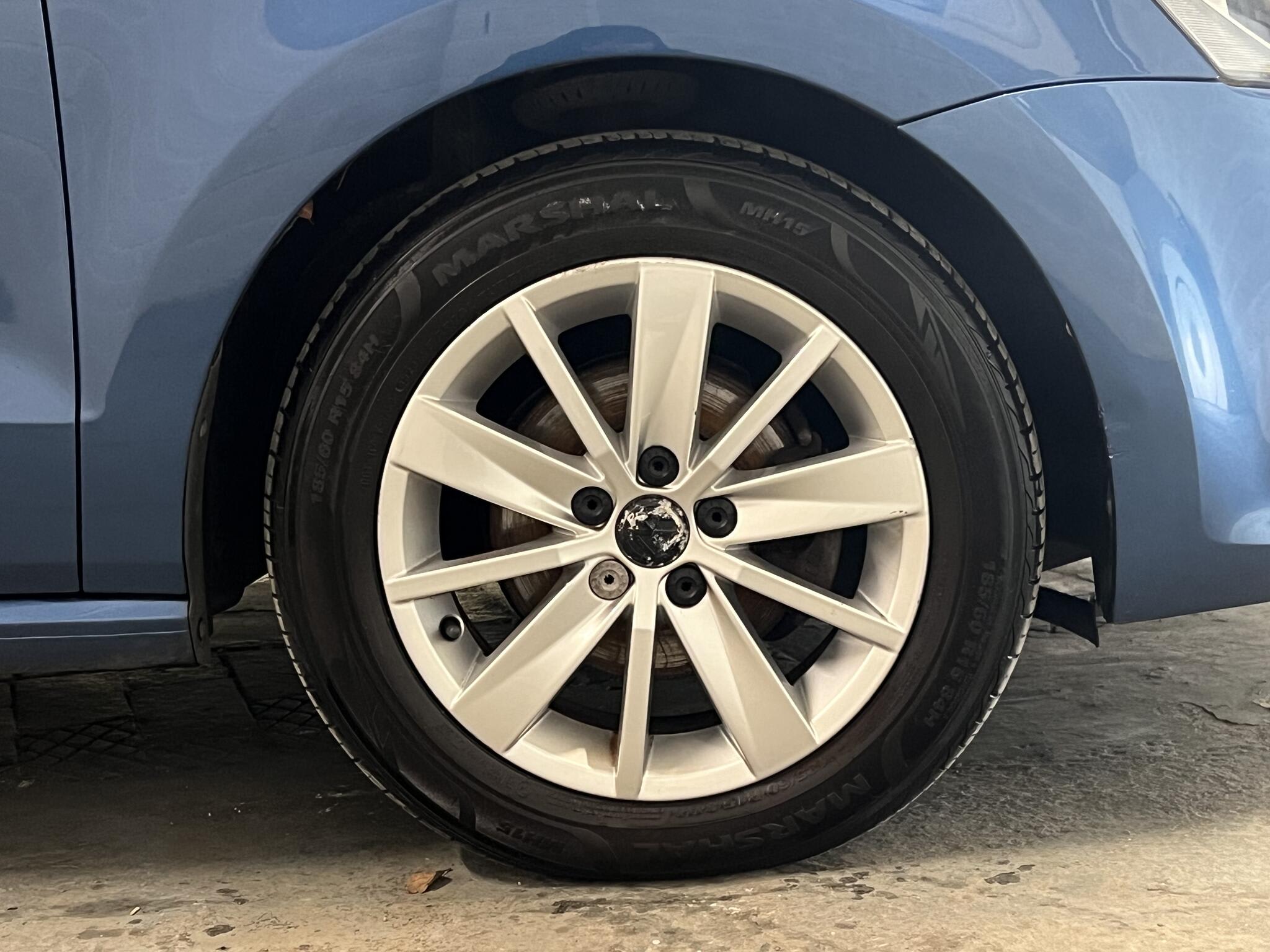 2015 Volkswagen Polo - Image 16