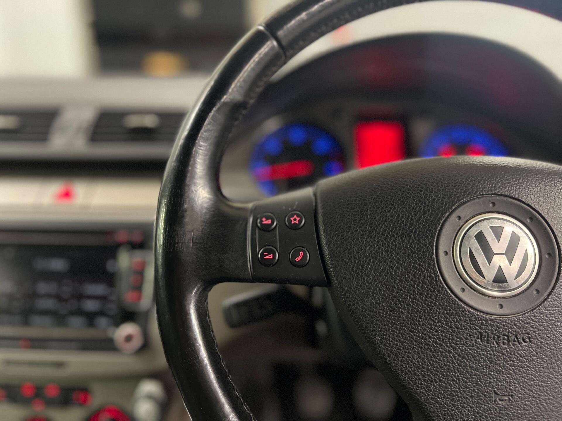 2009 Volkswagen Passat - Image 23