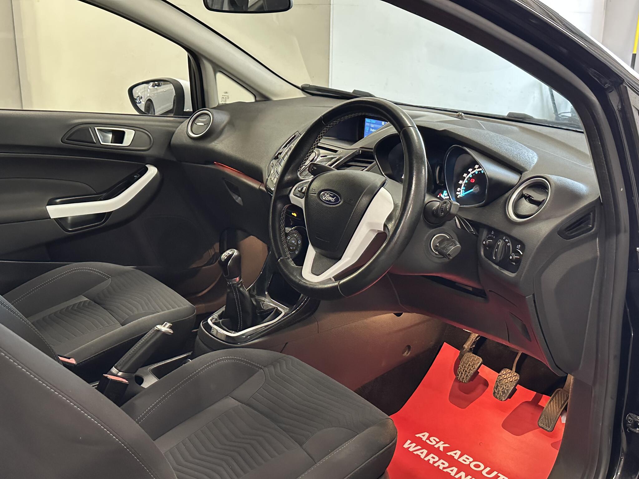 2016 Ford Fiesta - Image 17