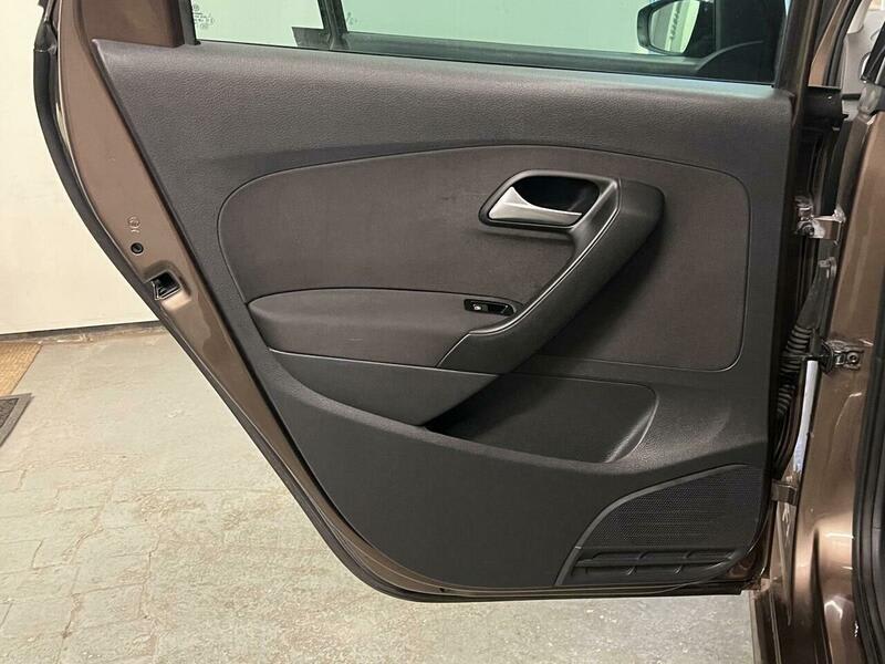 2013 Volkswagen Polo - Image 41