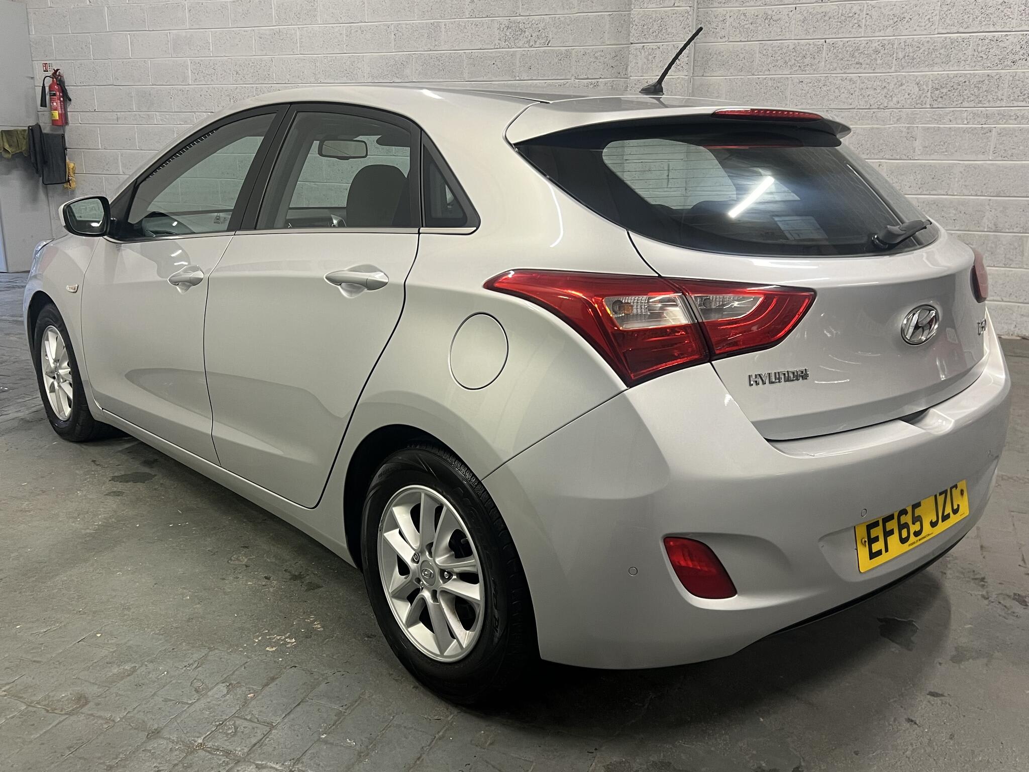 2015 Hyundai i30 - Image 12