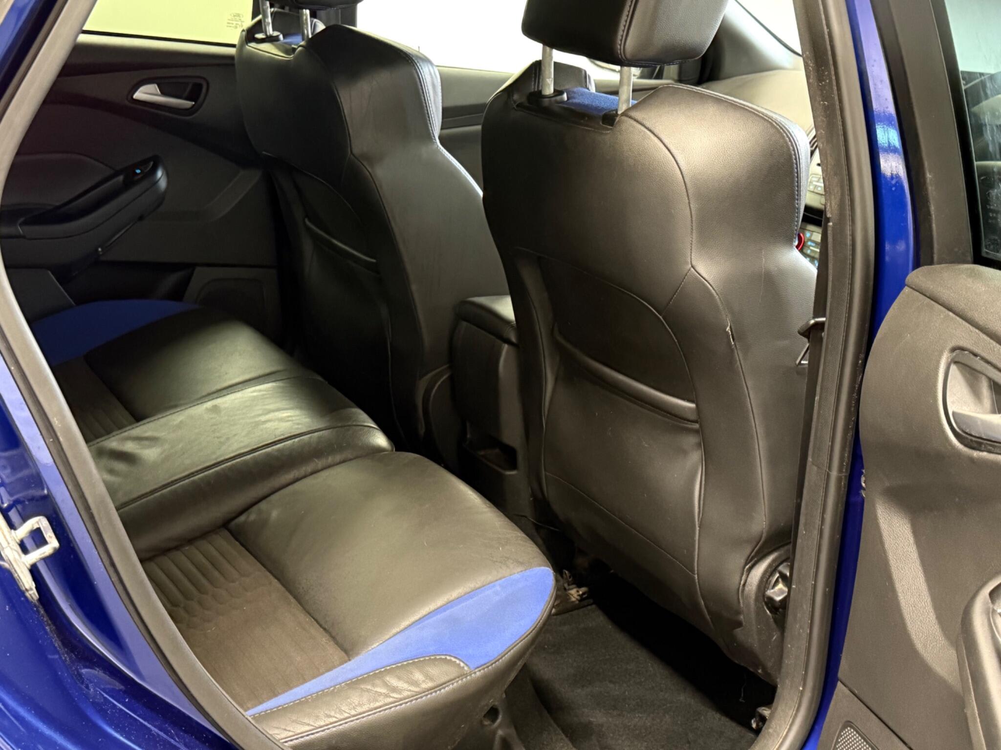 2017 Ford Focus - Image 44