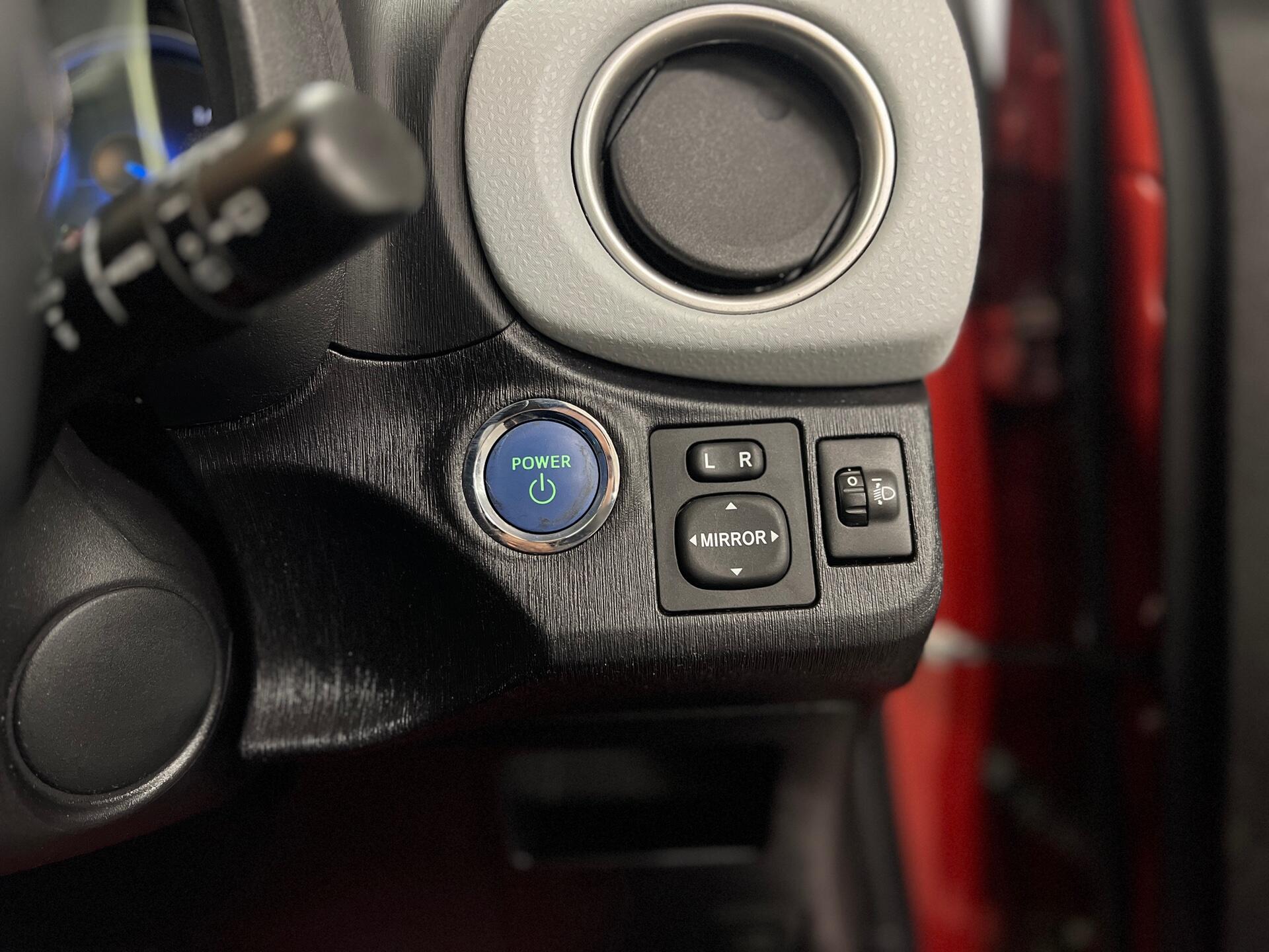 2014 Toyota Yaris - Image 32